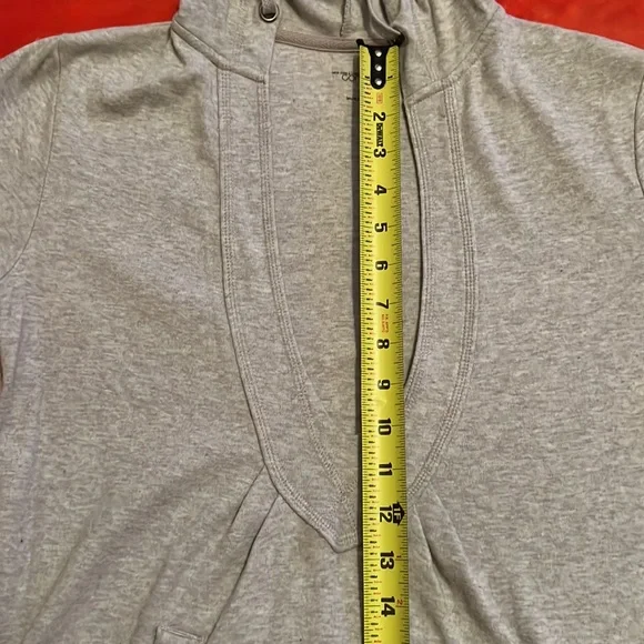 NY&Co Gray short sleeve hooded sweatshirt w/ a extended pocket & low V neck. - Picture 7 of 12